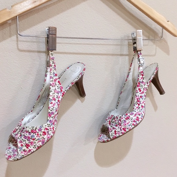 Etienne Aigner Osbert Floral Peep Toe Pumps 8.5 - Picture 5 of 6